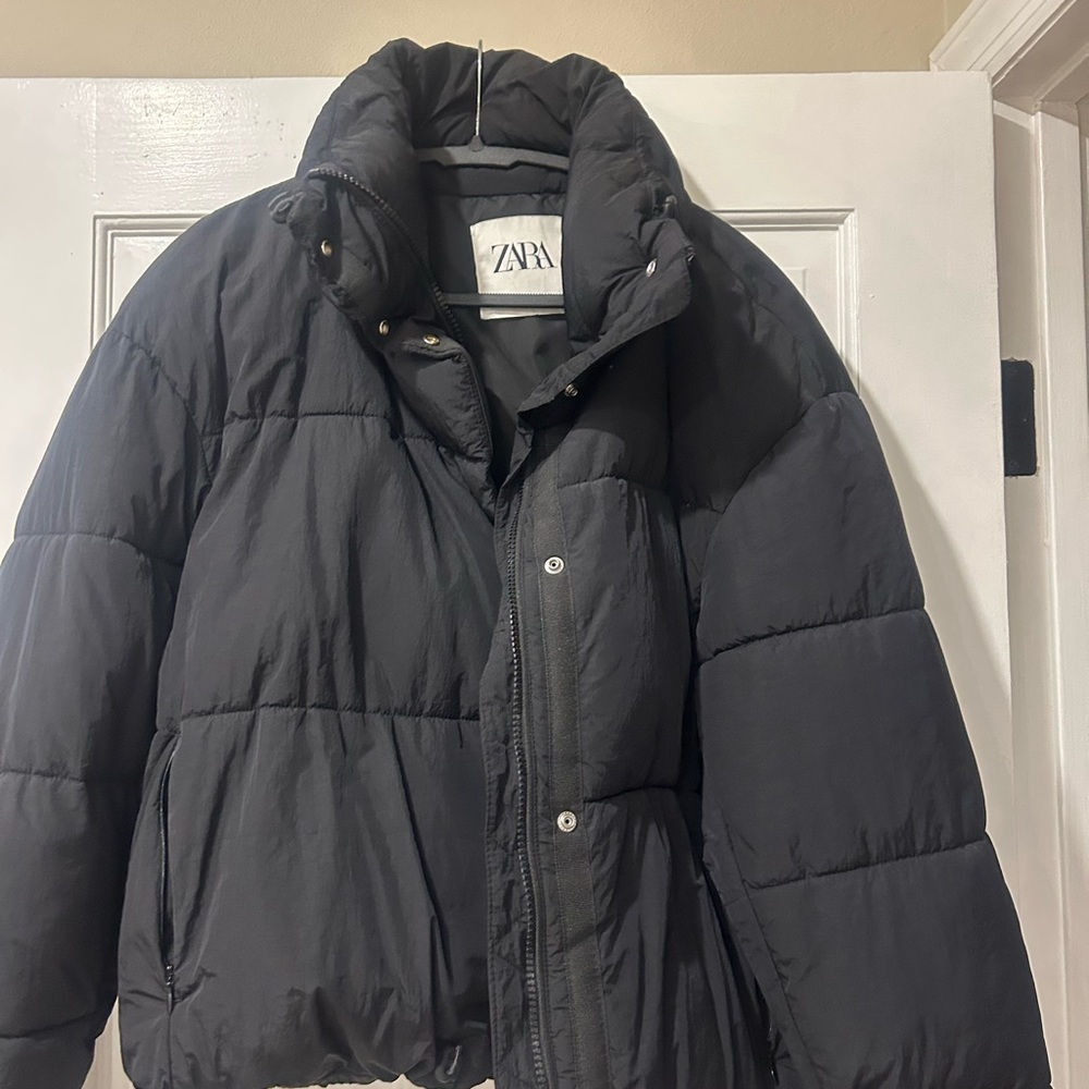 Zara Women’s Black Puffer Jacket